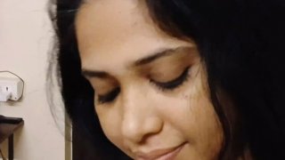 Desi indian bhabhi fucks stranger in hotel room - hot sex with deep throat cumshot Thumbnail